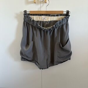 Aritzia/ Wilfred shorts